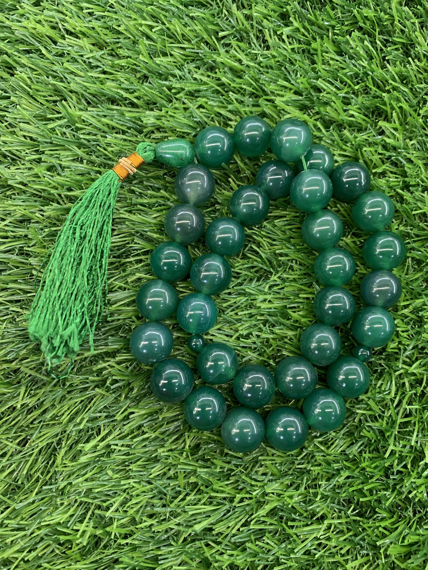 Green Aqeeq  33 Beads - 14 mm